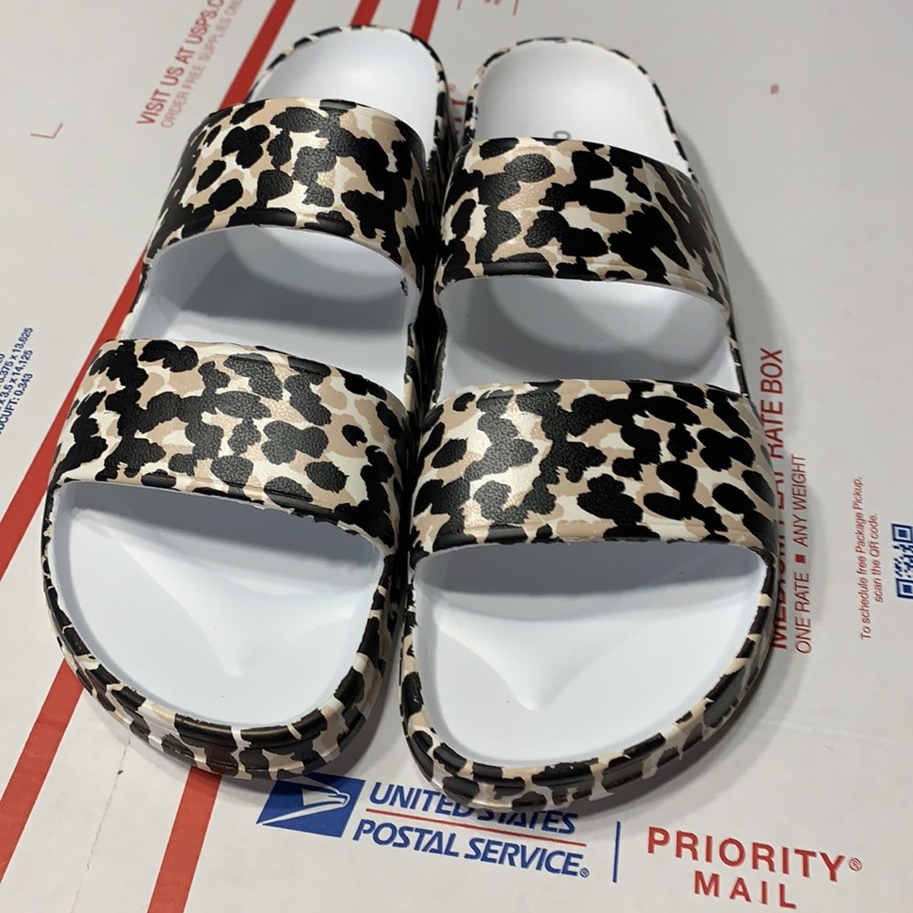 Old Navy Slides - Picture 3 of 7